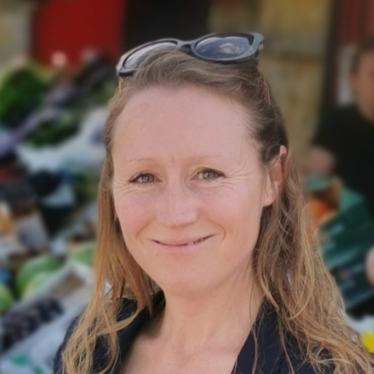  Stella Edwards